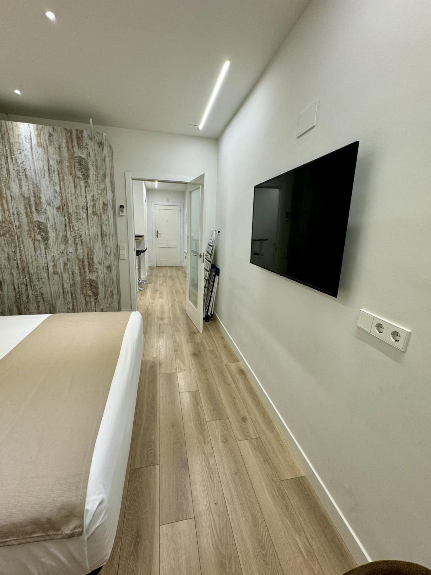 Apartamentos Apolo Мадрид Экстерьер фото