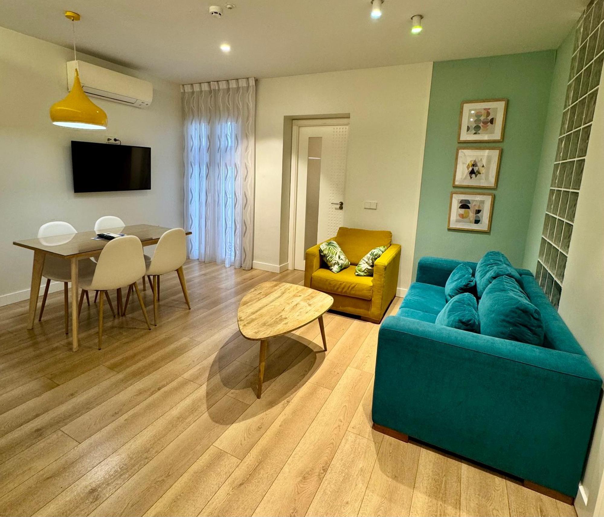 Apartamentos Apolo Мадрид Экстерьер фото