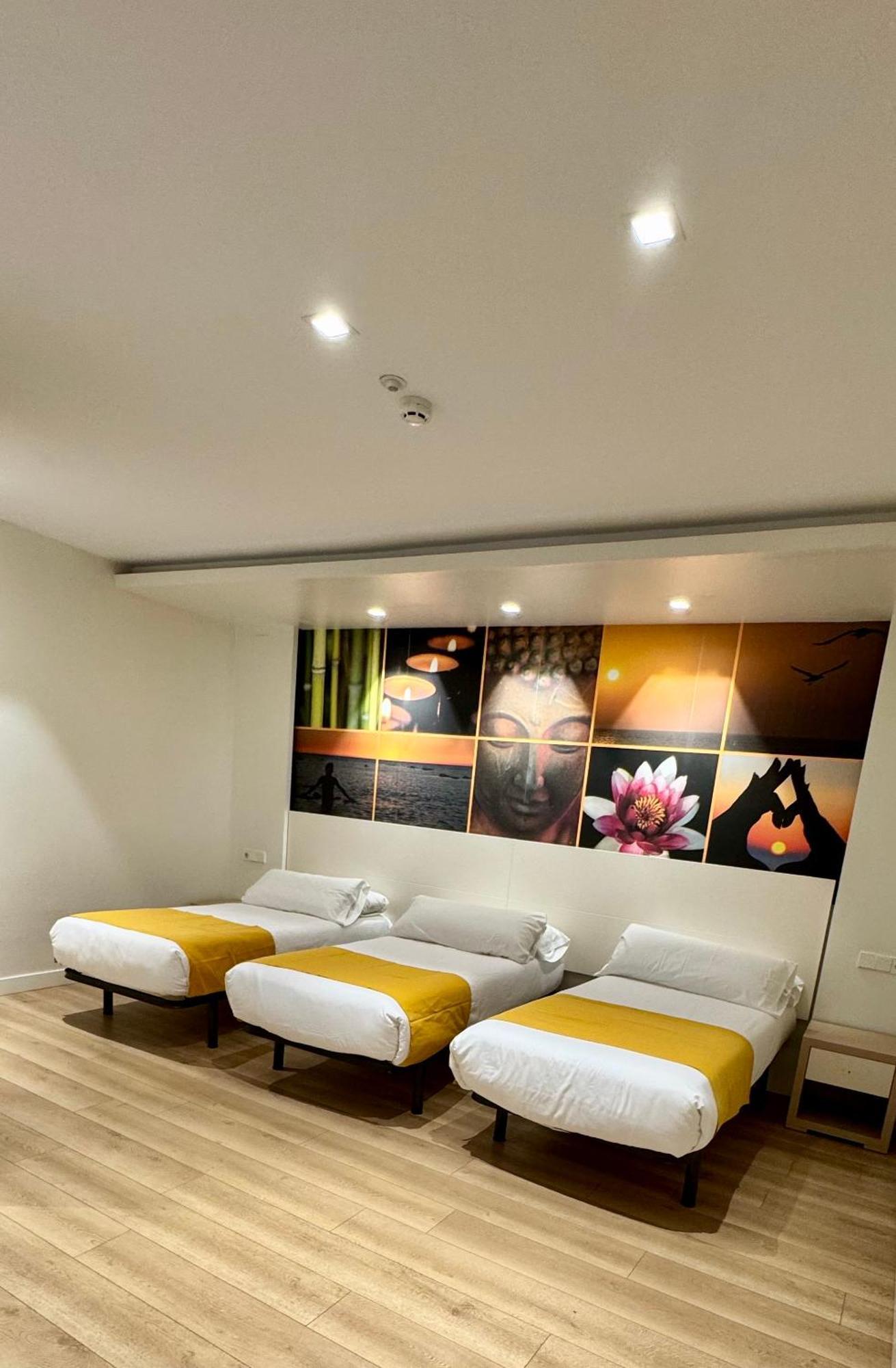 Apartamentos Apolo Мадрид Экстерьер фото
