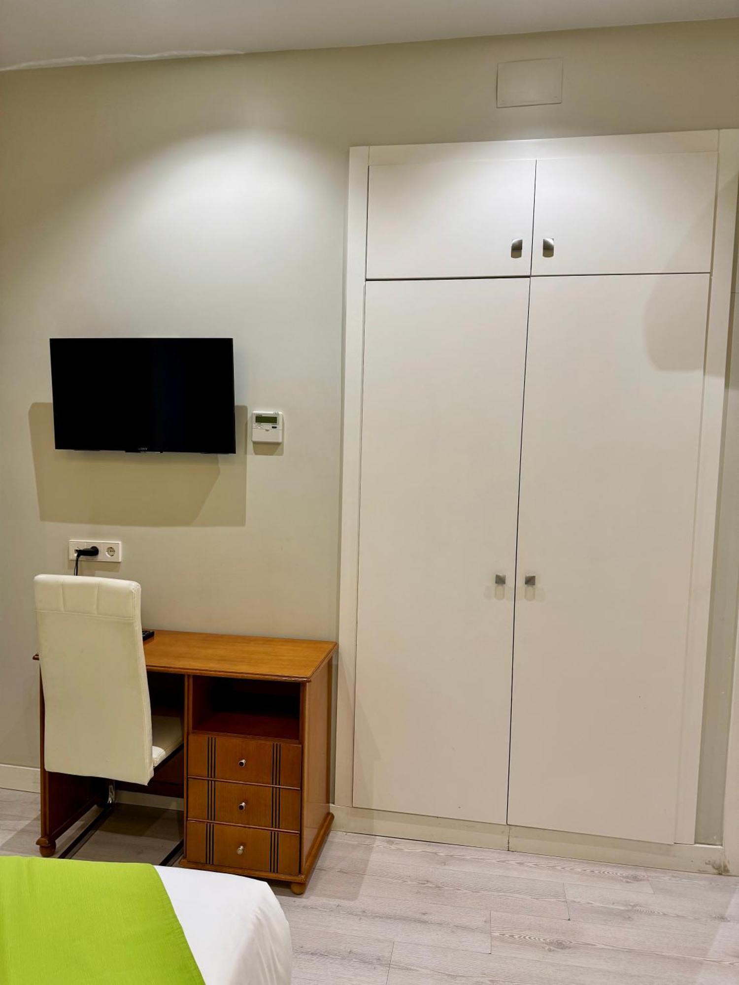 Apartamentos Apolo Мадрид Экстерьер фото