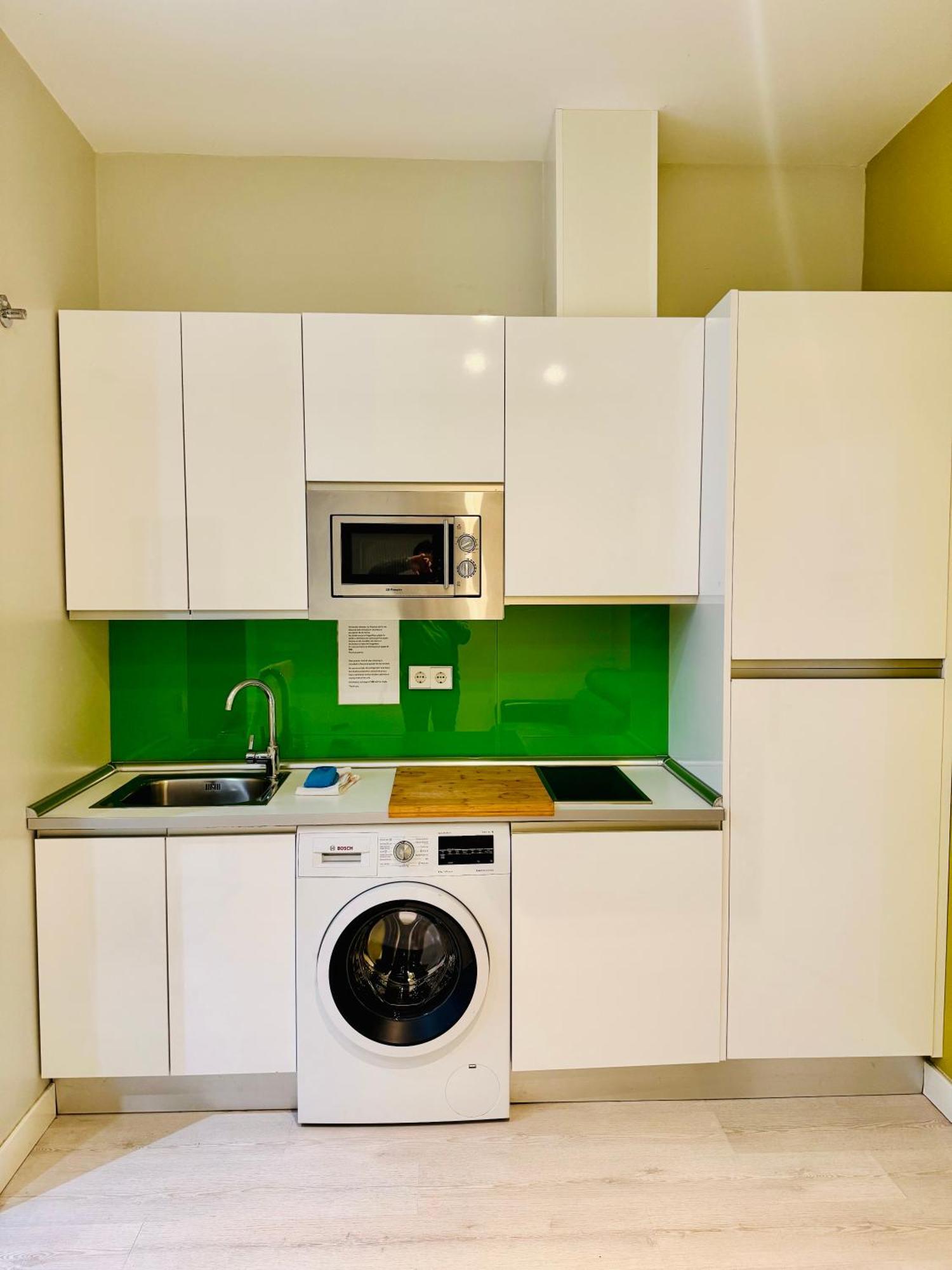Apartamentos Apolo Мадрид Экстерьер фото