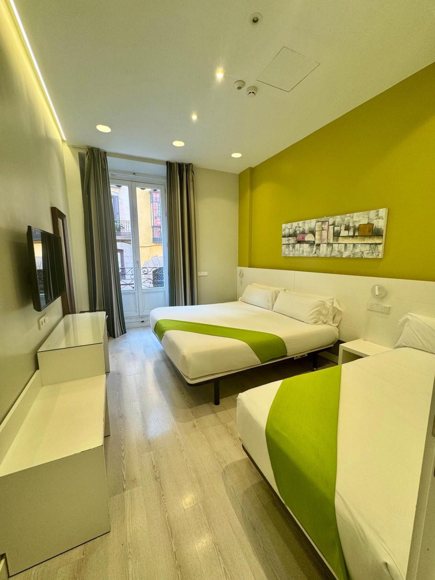 Apartamentos Apolo Мадрид Экстерьер фото