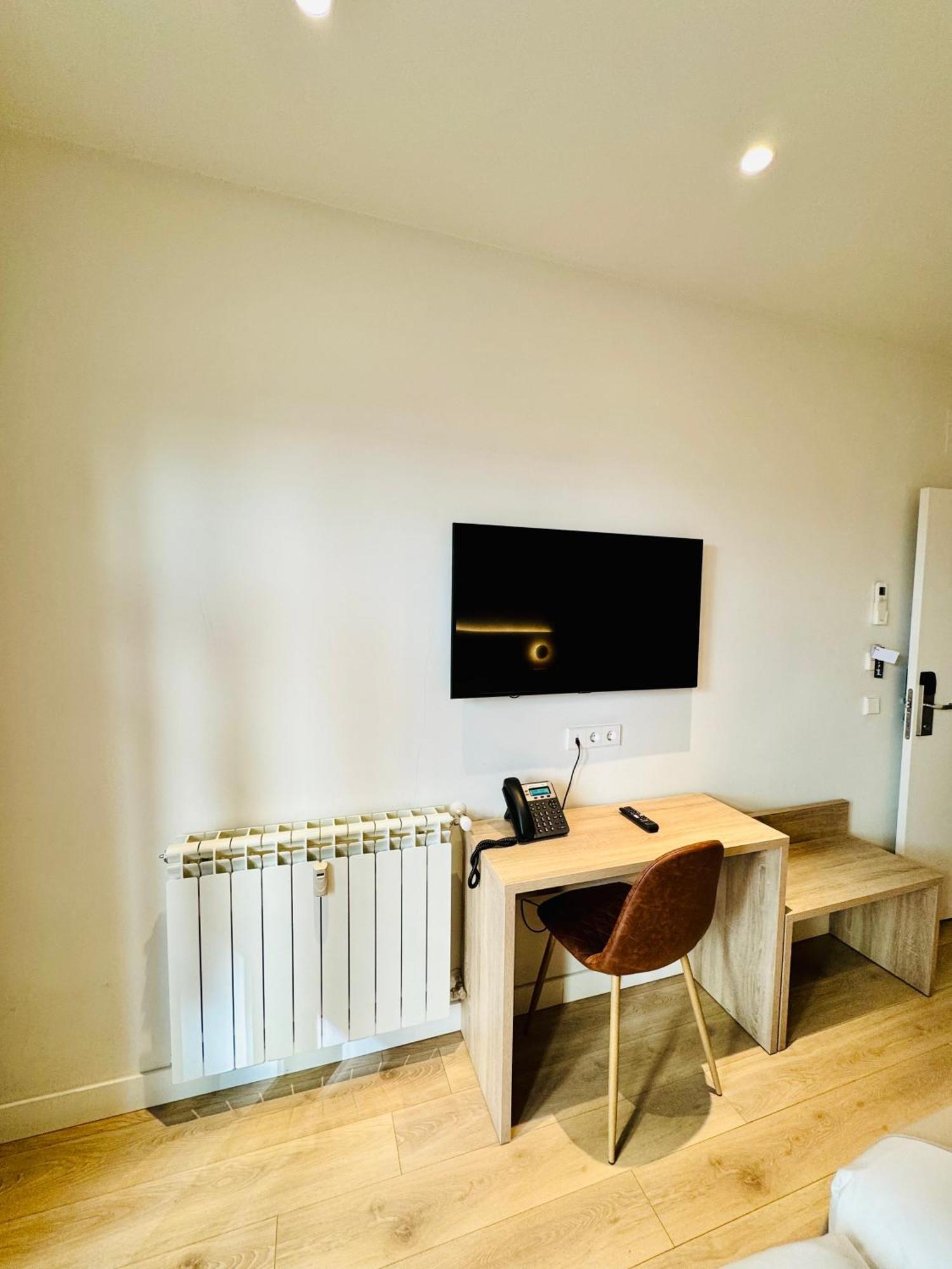 Apartamentos Apolo Мадрид Экстерьер фото