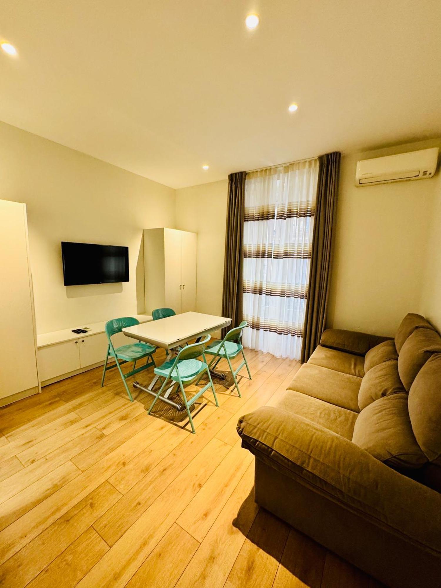 Apartamentos Apolo Мадрид Экстерьер фото