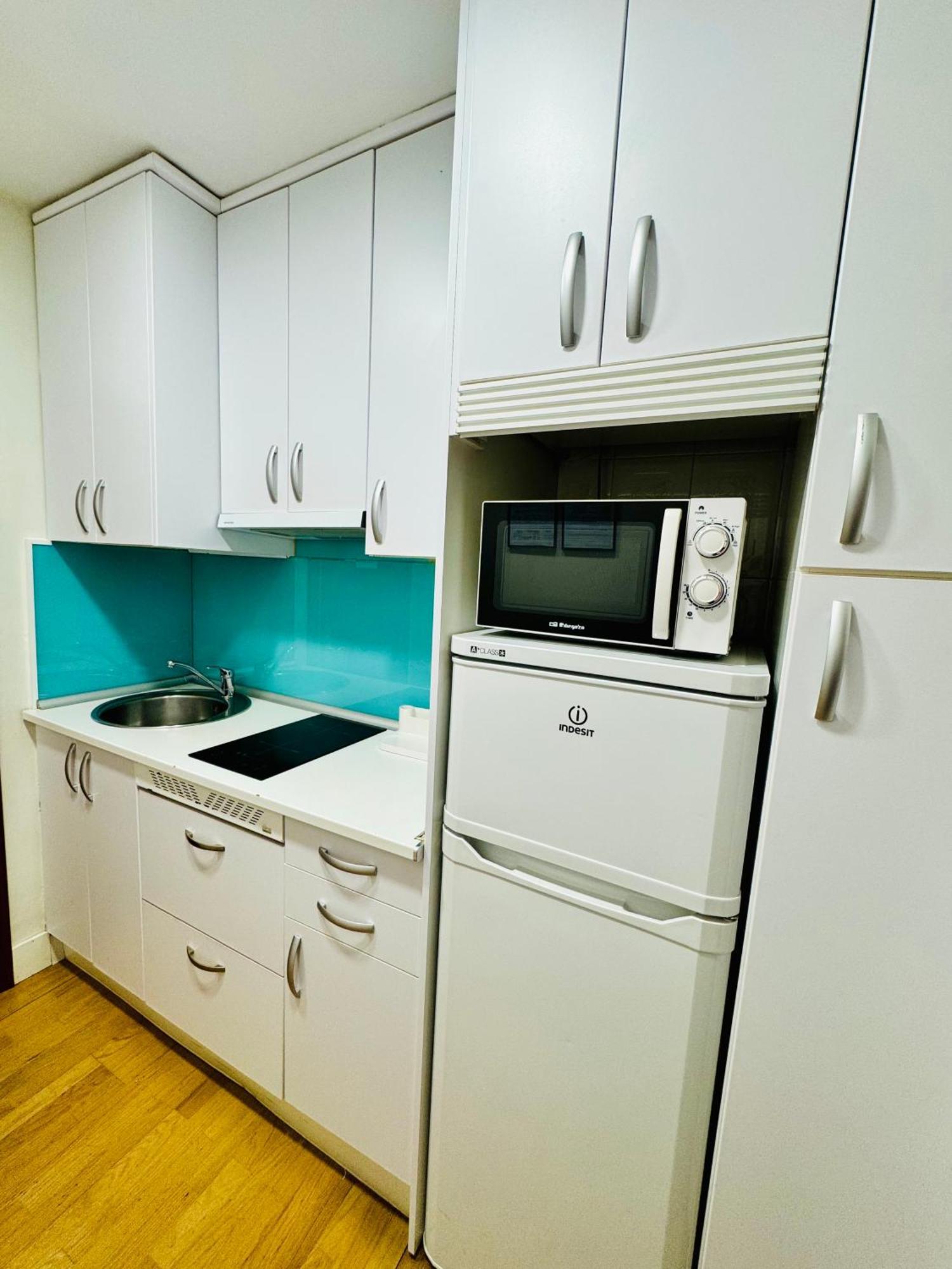 Apartamentos Apolo Мадрид Экстерьер фото