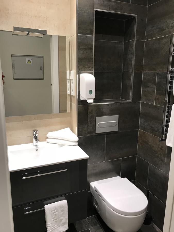 Apartamentos Apolo Мадрид Экстерьер фото