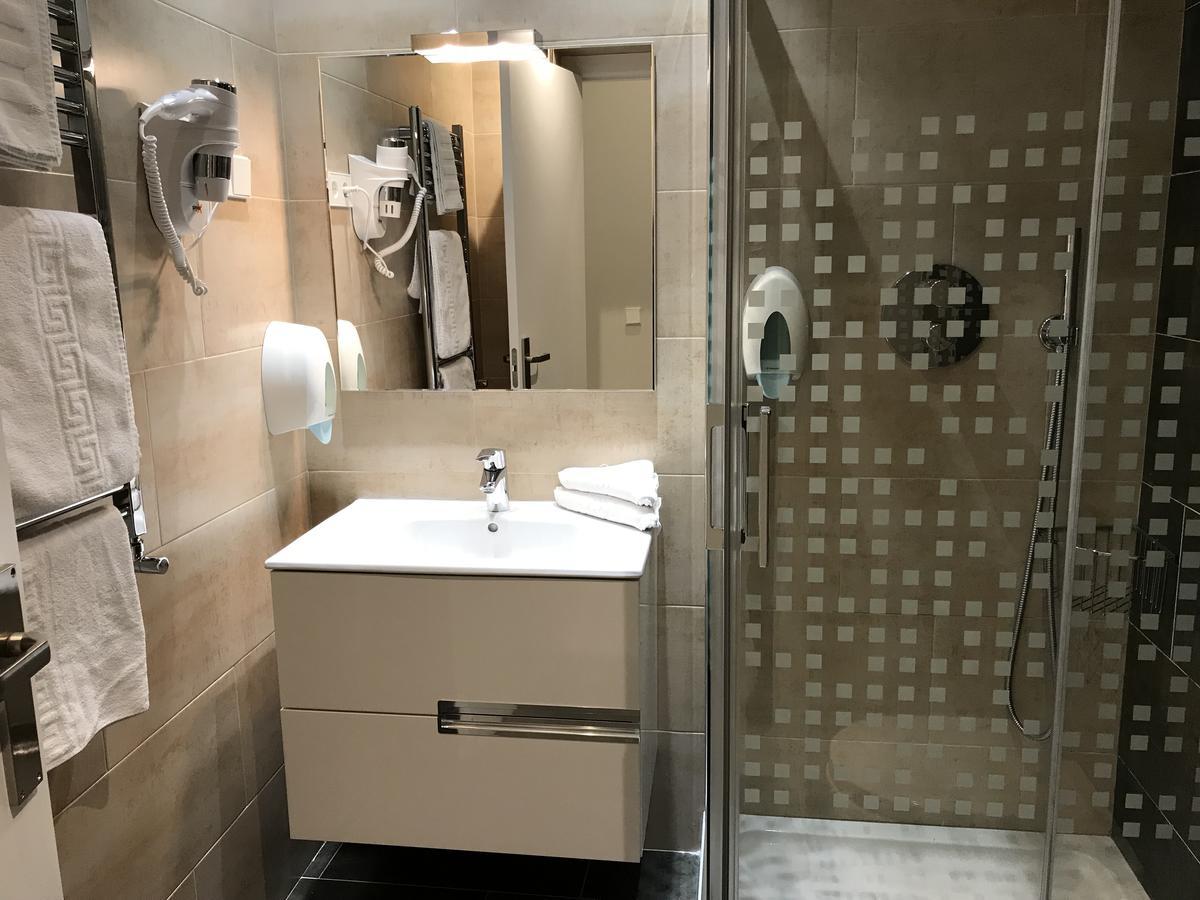 Apartamentos Apolo Мадрид Экстерьер фото