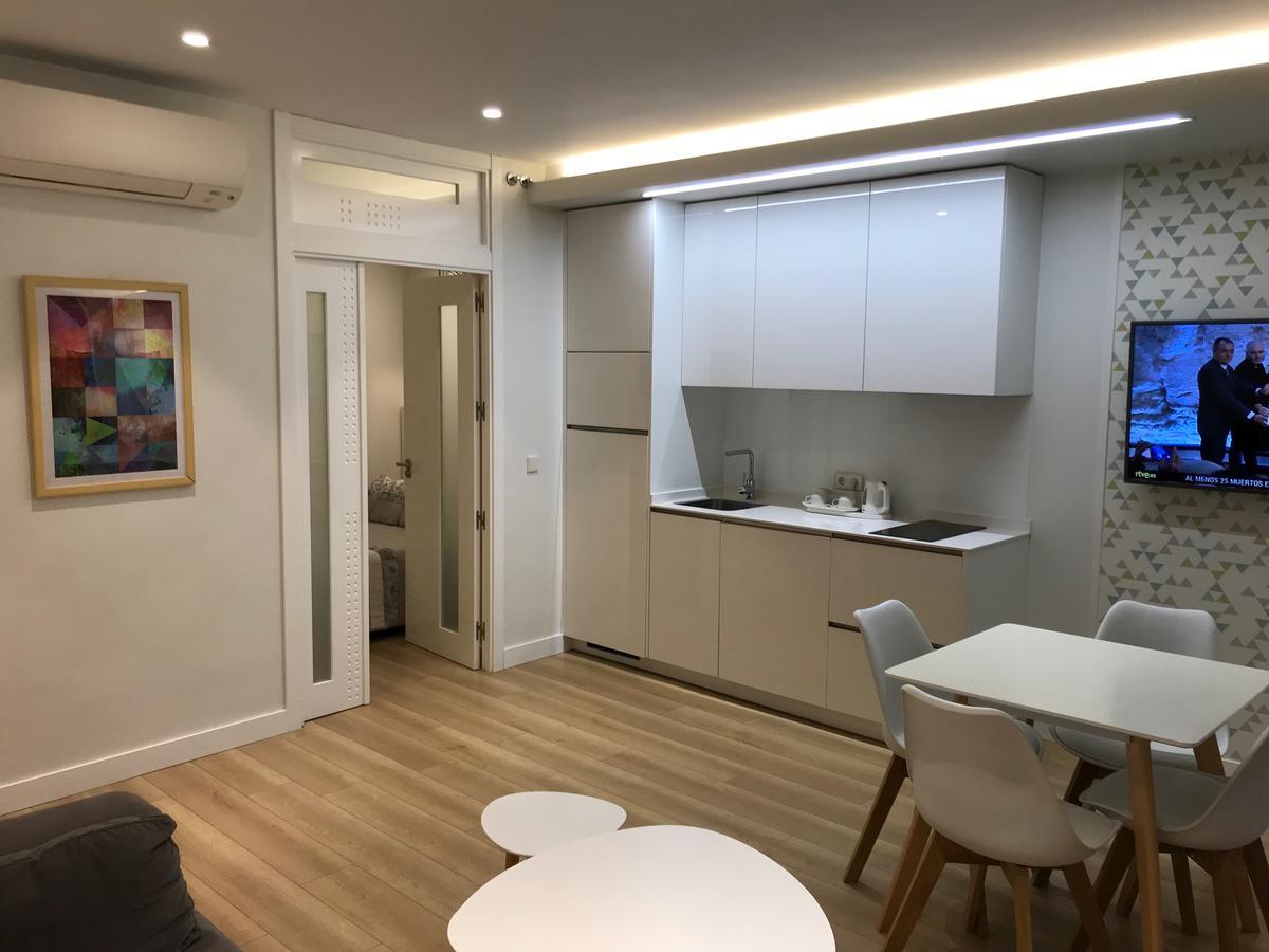 Apartamentos Apolo Мадрид Экстерьер фото
